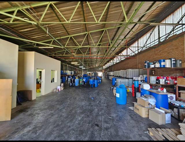 7,000M² WAREHOUSE FOR SALE IN ALBERTON NORTH